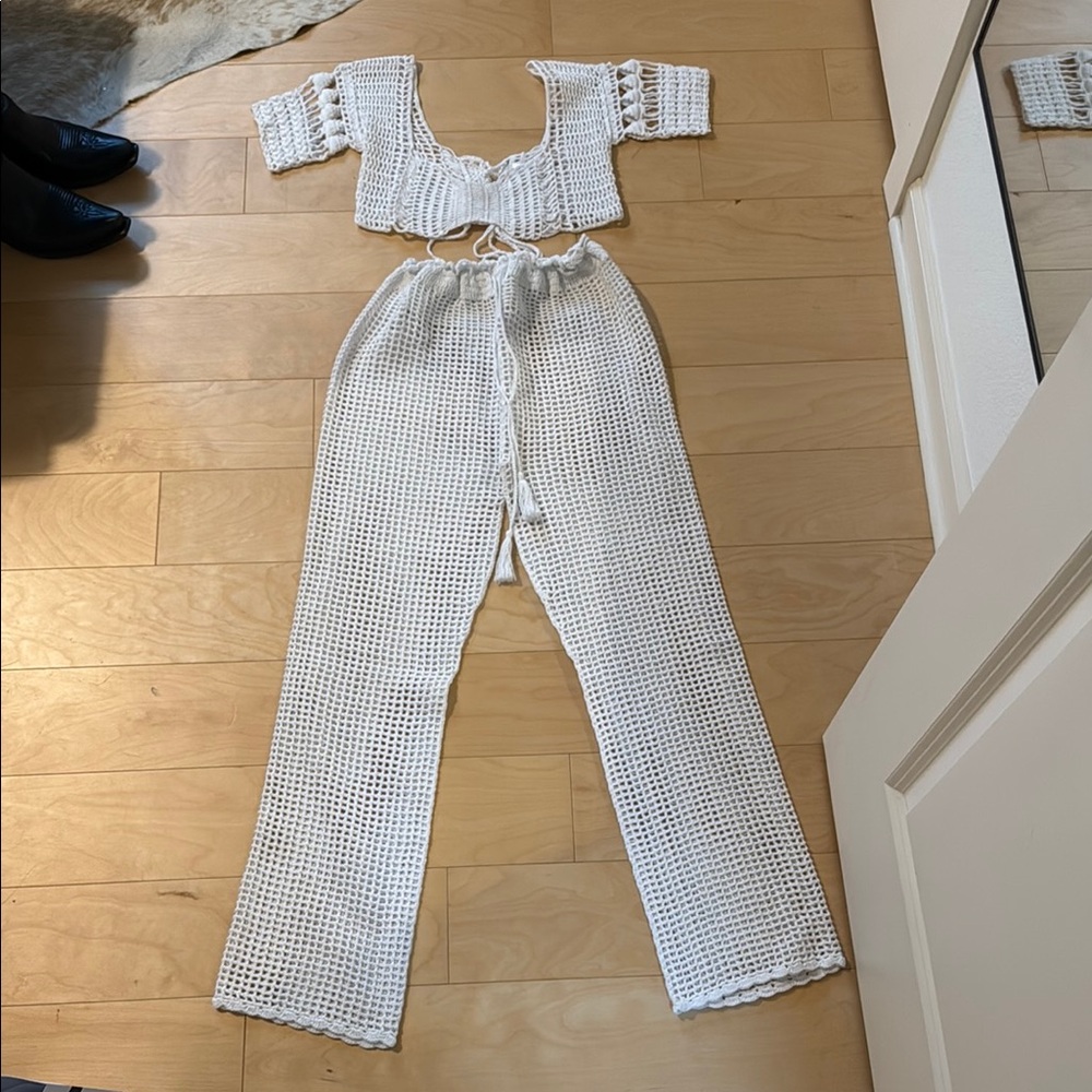 AndI Bagus White Crochet Set